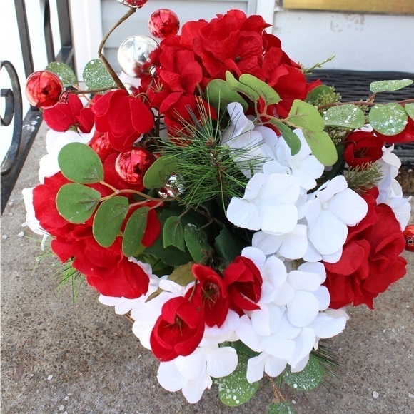 Valentines Day Decor - Picture 6 of 8